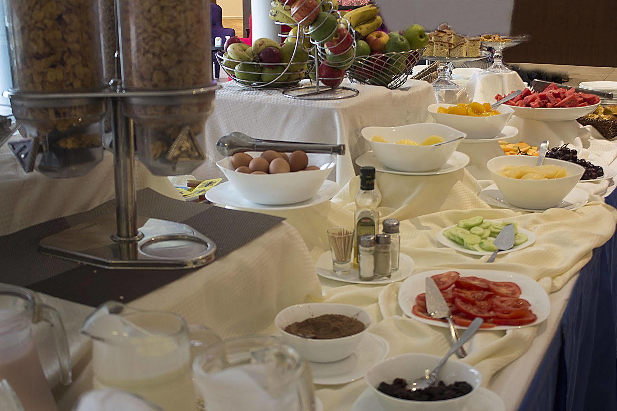 Regency Way Montevideo Hotel Ngoại thất bức ảnh